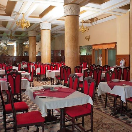 Băile Herculane Hotel Cerna المظهر الخارجي الصورة